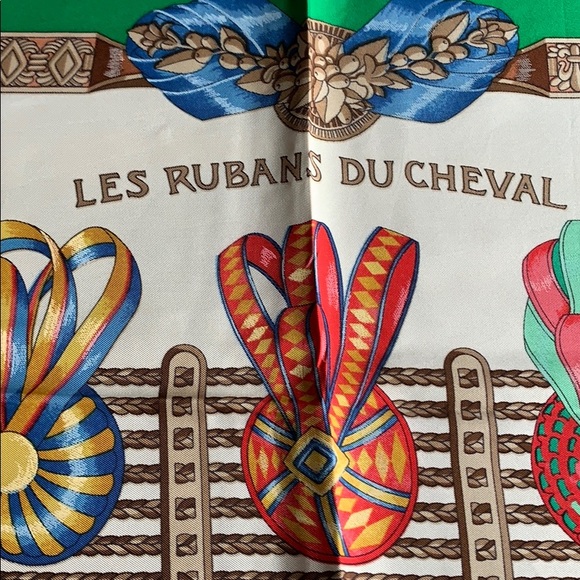 SOLD‼️ Hermès Scarf - Picture 3 of 5